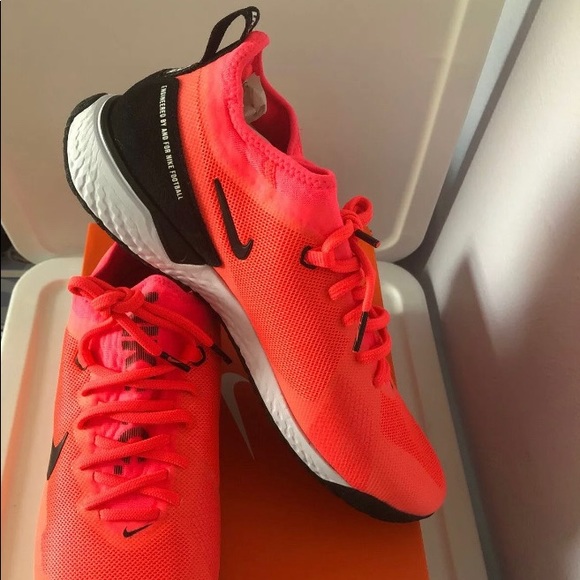 Nike FC React - Picture 2 of 7